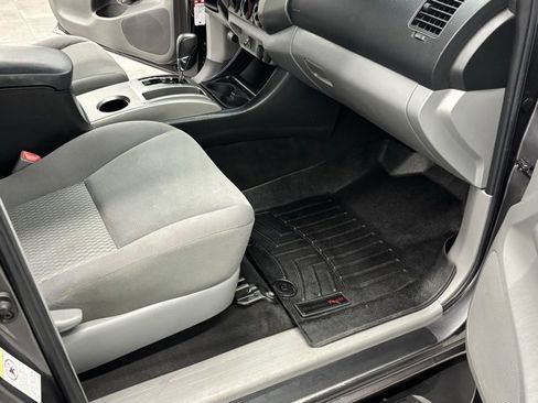 Used 2015 Toyota Tacoma 4x4 Access Cab image 29