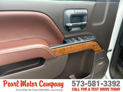 Used 2016 Chevrolet Silverado 2500 High Country w/ Duramax Plus Package AWD/4WD image 9