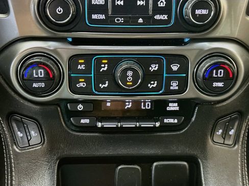 Used 2019 Chevrolet Suburban LT w/ Luxury Package AWD/4WD image 18