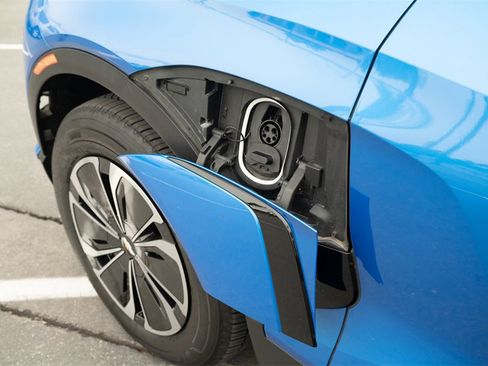 Used 2024 Chevrolet Blazer EV LT image 14