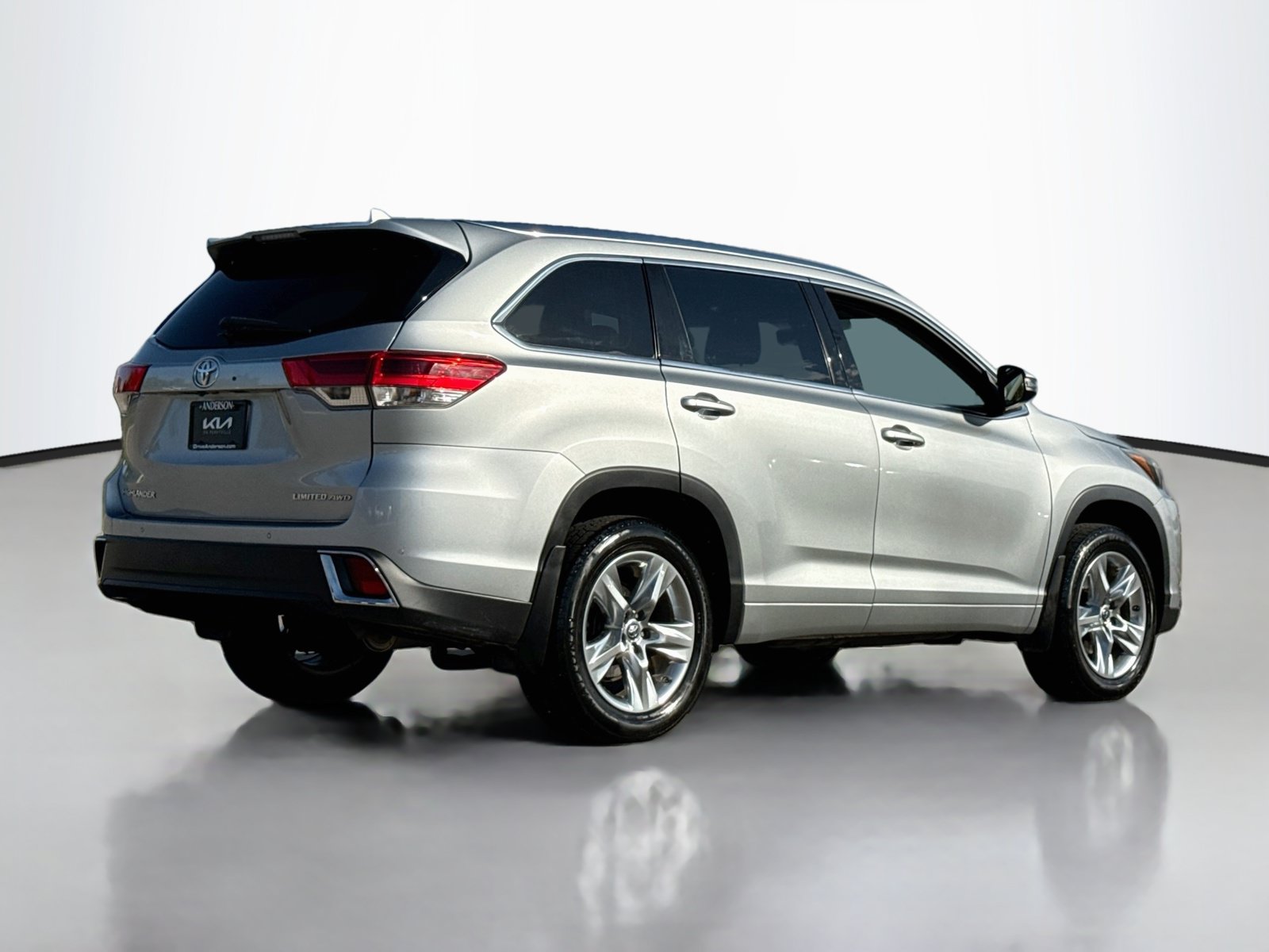 Used 2017 Toyota Highlander Limited AWD/4WD image 7