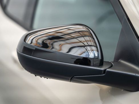New 2026 Chevrolet Trax RS w/ Sunroof Package FWD image 15