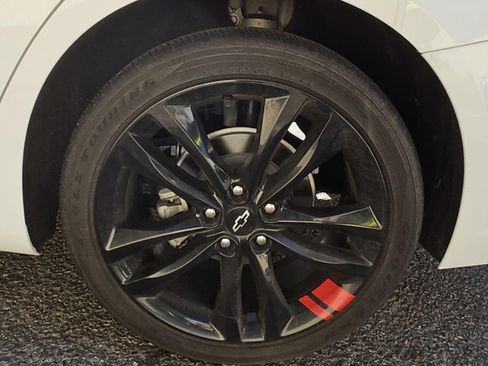 Used 2021 Chevrolet Malibu LT w/ Redline Edition FWD image 18