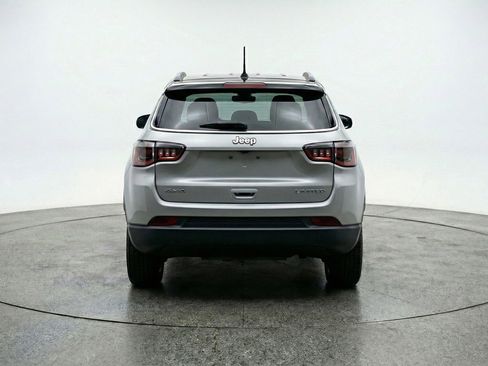 Used 2025 Jeep Compass Limited image 7