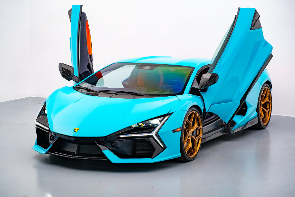 Used 2024 Lamborghini Revuelto AWD/4WD image 17