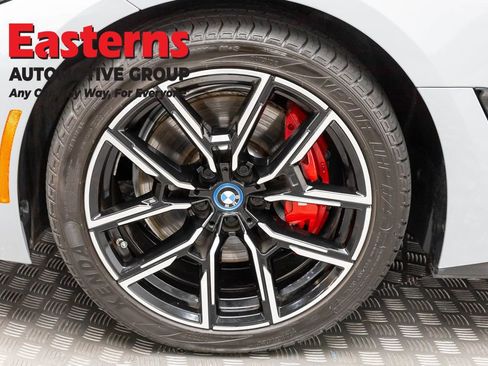 Used 2023 BMW i4 eDrive40 w/ M Sport Package image 32