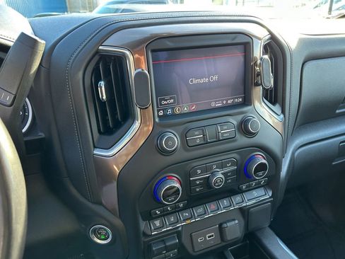 Used 2022 Chevrolet Silverado 3500 High Country w/ Technology Package AWD/4WD image 21