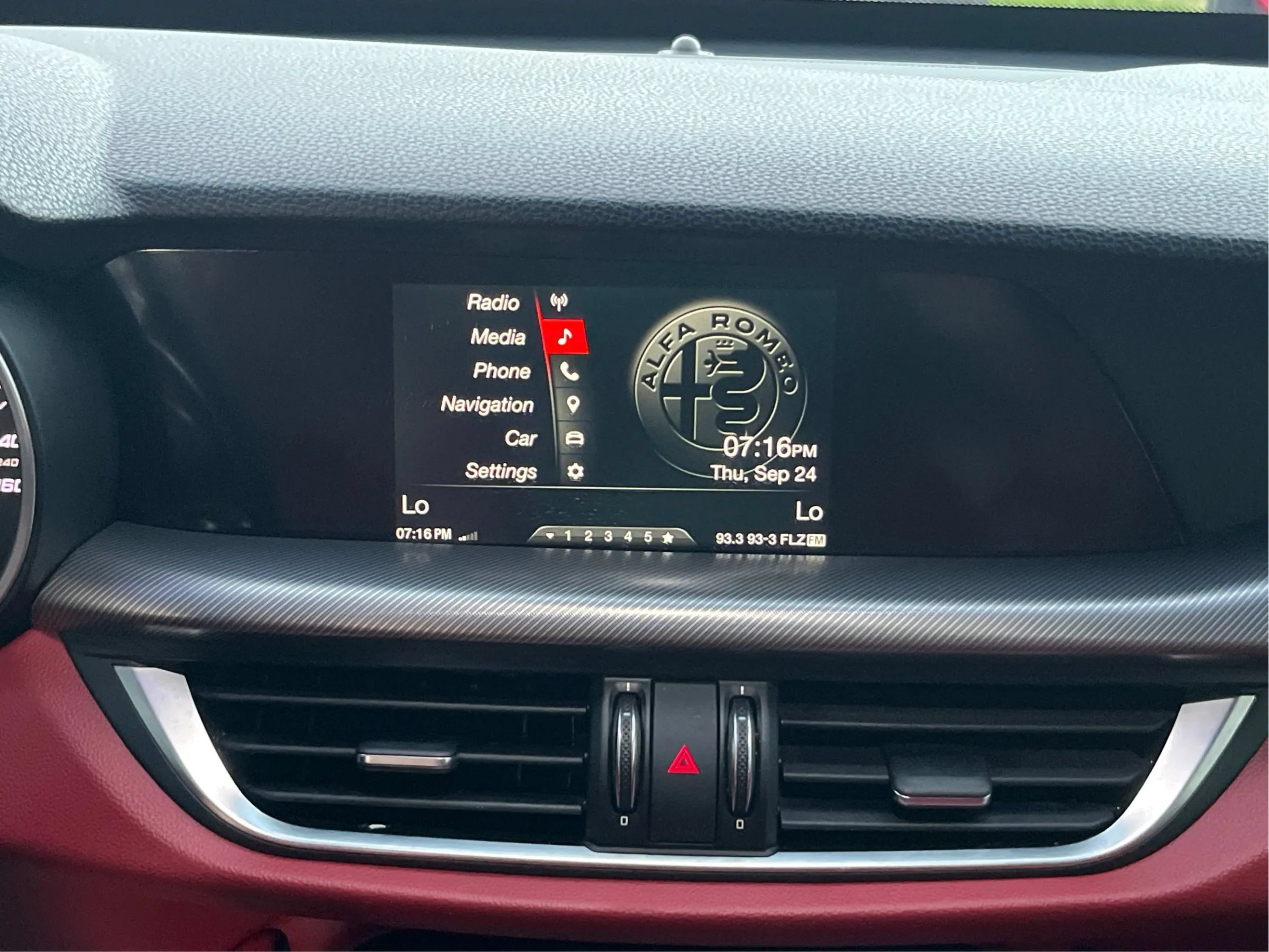 Used 2018 Alfa Romeo Stelvio Sport w/ Quick Order Package 22J Sport AWD/4WD image 14