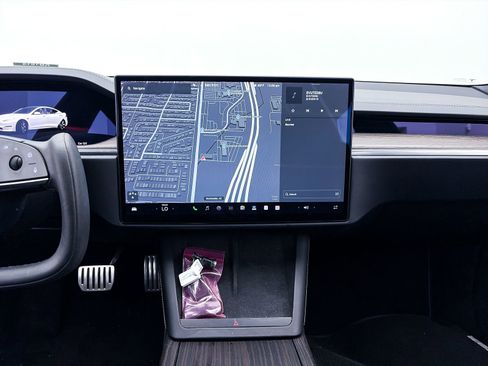 Used 2022 Tesla Model S image 6