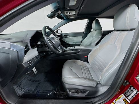 Used 2019 Toyota Avalon XSE w/ Carpet Mat Package FWD image 12