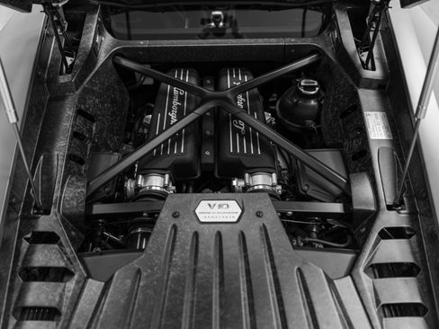 Used 2017 Lamborghini Huracan LP 610-4 Avio image 46