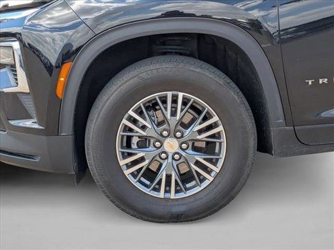 Used 2024 Chevrolet Traverse LT image 21