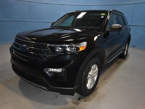 Used 2022 Ford Explorer XLT w/ Equipment Group 202A image 27