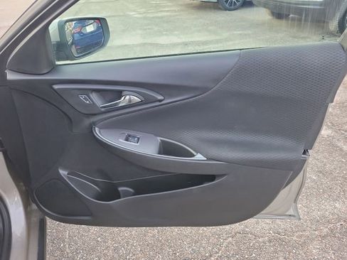 Used 2025 Chevrolet Malibu LT image 35
