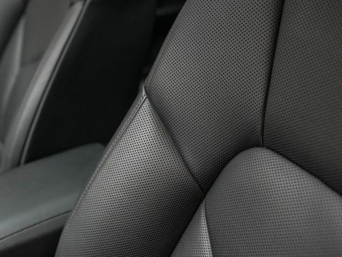 Certified 2025 Porsche Macan image 27