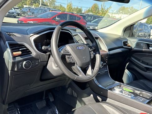 Used 2020 Ford Edge Titanium w/ Equipment Group 301A image 10