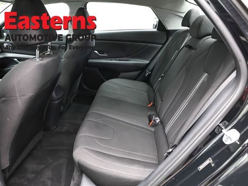 Used 2021 Hyundai Elantra SEL w/ Convenience + Premium Package FWD image 21