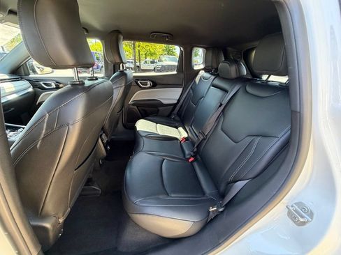 Certified 2025 Jeep Compass Limited AWD/4WD image 18