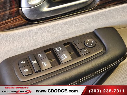 Used 2023 Chrysler Pacifica Limited FWD image 15