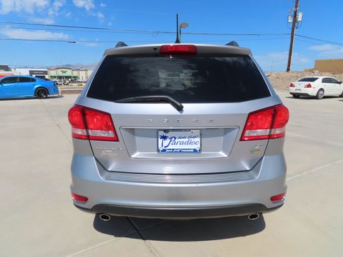 Used 2017 Dodge Journey SXT w/ Comfort/Convenience Group FWD image 13