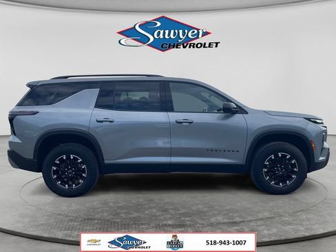 Used 2024 Chevrolet Traverse Z71 w/ Enhanced Driving Package AWD/4WD image 6