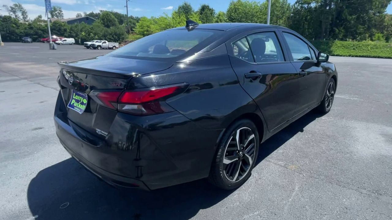 Used 2024 Nissan Versa SR FWD image 8