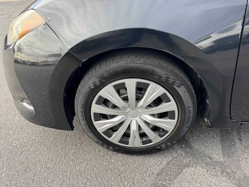 Used 2018 Toyota Corolla LE image 14