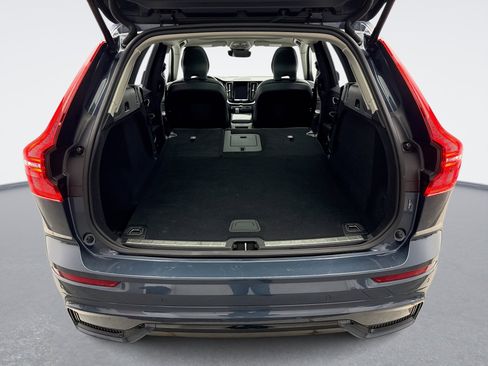 Used 2025 Volvo XC60 B5 Plus image 23
