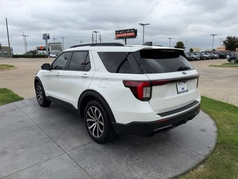 Used 2025 Ford Explorer ST-Line w/ Premium Package RWD image 5