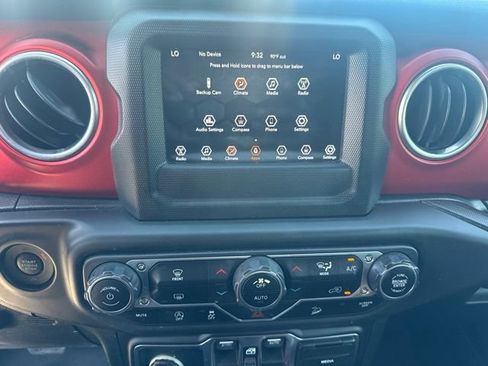Used 2018 Jeep Wrangler Unlimited Rubicon w/ LED Lighting Group AWD/4WD image 13