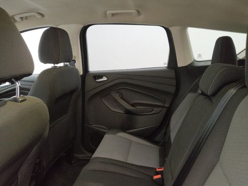 Used 2017 Ford Escape SE image 18