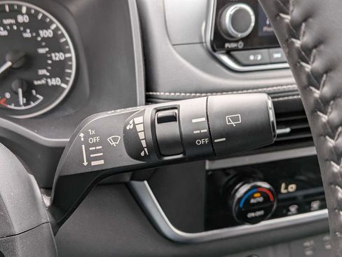 Used 2025 Nissan Rogue SV image 25