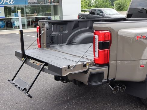 New 2026 Ford F350 Platinum w/ Platinum Plus Package AWD/4WD image 23