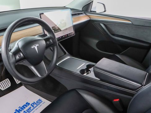 Used 2023 Tesla Model Y Performance AWD/4WD image 21