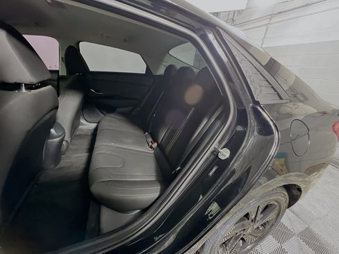 Used 2021 Hyundai Elantra SEL FWD image 28