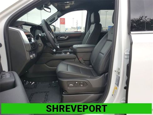 Certified 2025 GMC Yukon XL Denali image 19