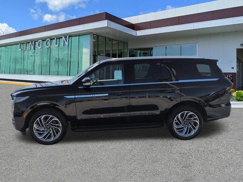 New 2026 Lincoln Navigator Premiere AWD/4WD image 7