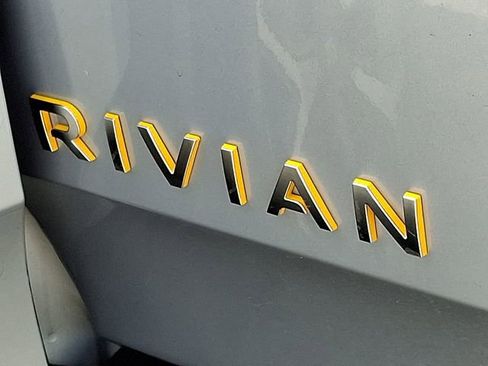 Used 2022 Rivian R1T Adventure image 33