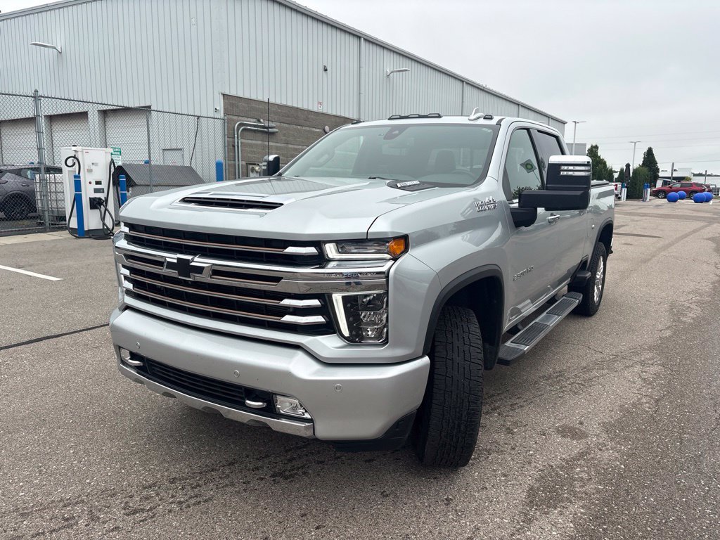 Used 2022 Chevrolet Silverado 2500 High Country w/ Safety Package II AWD/4WD image 3