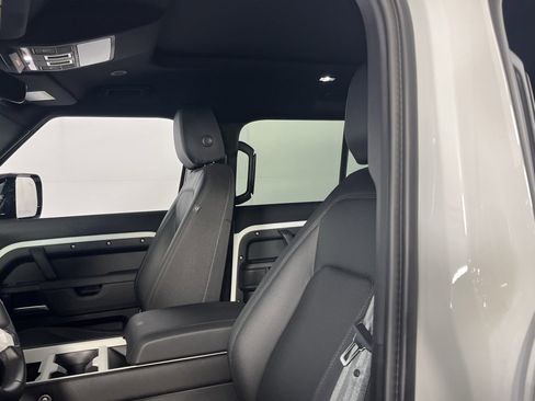 Used 2025 Land Rover Defender 110 S image 26