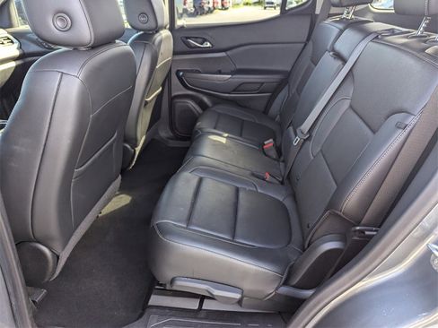 Used 2021 GMC Acadia SLT w/ Elevation Edition image 18