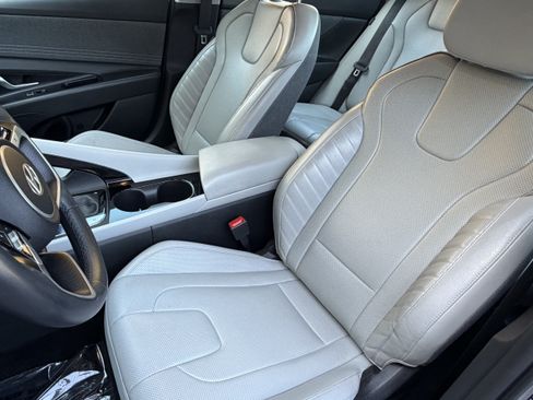 Used 2024 Hyundai Elantra Limited FWD image 31