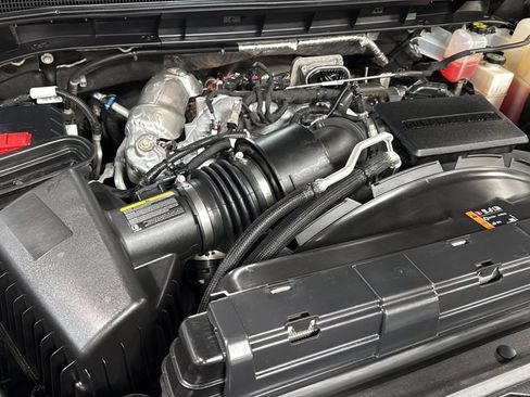 Used 2024 GMC Sierra 2500 AT4 w/ Technology Package AWD/4WD image 39