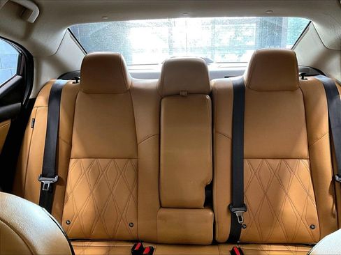 Used 2020 Nissan Sentra SV w/ SV Premium Package image 16