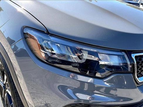 Used 2023 Jeep Compass Limited image 30