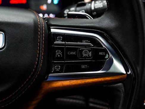 Used 2023 Jeep Grand Cherokee Summit AWD/4WD image 31