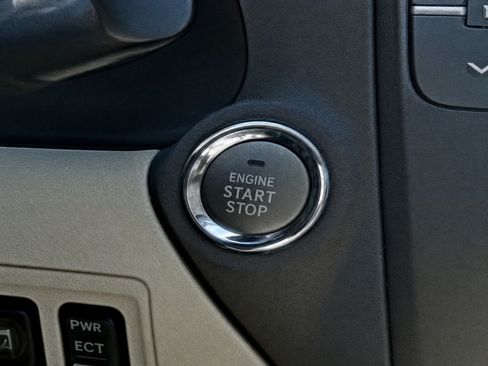 Used 2010 Lexus IS 250 w/ Preferred Accessory Package RWD image 17