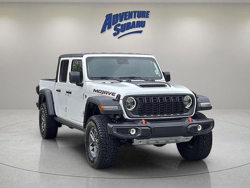 Used 2025 Jeep Gladiator Mojave w/ Convenience Group AWD/4WD image 1
