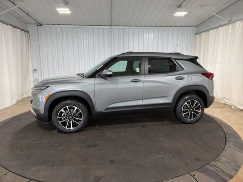 New 2026 Chevrolet TrailBlazer LT w/ Convenience Package image 2