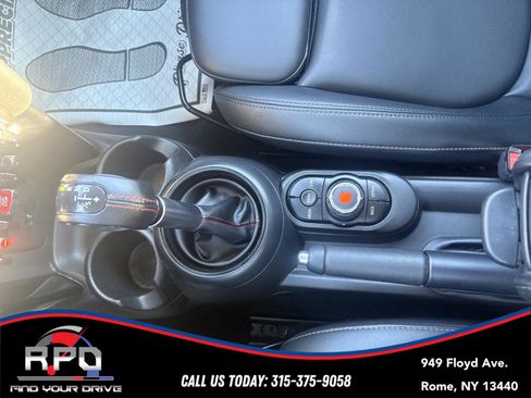 Used 2019 MINI Cooper S w/ Signature Upholstery Package image 19